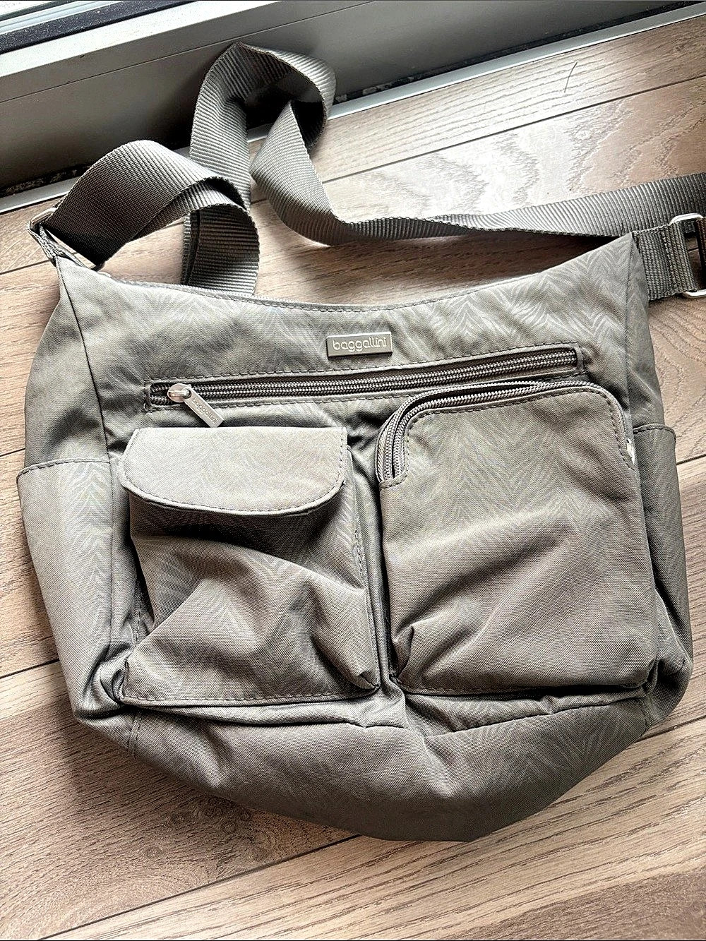 Baggallini Crossbody Bag Gray